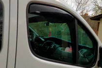 Opel Vivaro 2001–2015 Ieliekamie logu deflektori (2 gab., HIC) foto 2