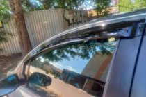 Toyota Yaris 2006–2011 Logu deflektori HB (4 gab., HIC) foto 6