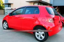 Toyota Yaris 2006–2011 Logu deflektori HB (4 gab., HIC) foto 2