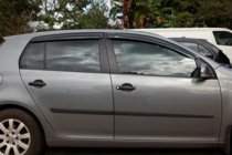 Volkswagen Golf 5 2003–2009 Logu deflektori HB (4 gab., HIC) foto 1