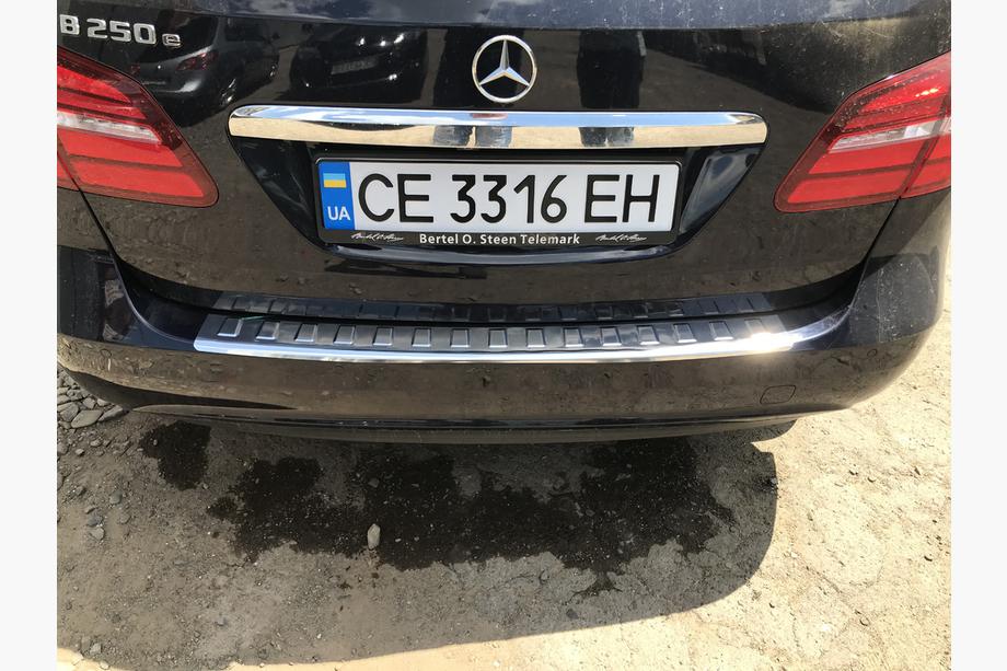Mercedes B-class W246 2011–2018 Aizmugurējā bufera uzlika Carmos (nerūsējošais tērauds) Foto 7