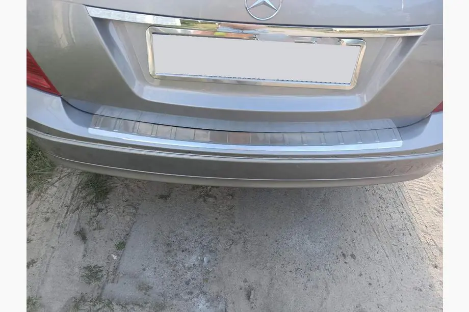 Mercedes C klase W204 2007–2015 Aizmugurējā bufera uzlika (SW, spīdīga, nerūsējošais tērauds) Foto 1
