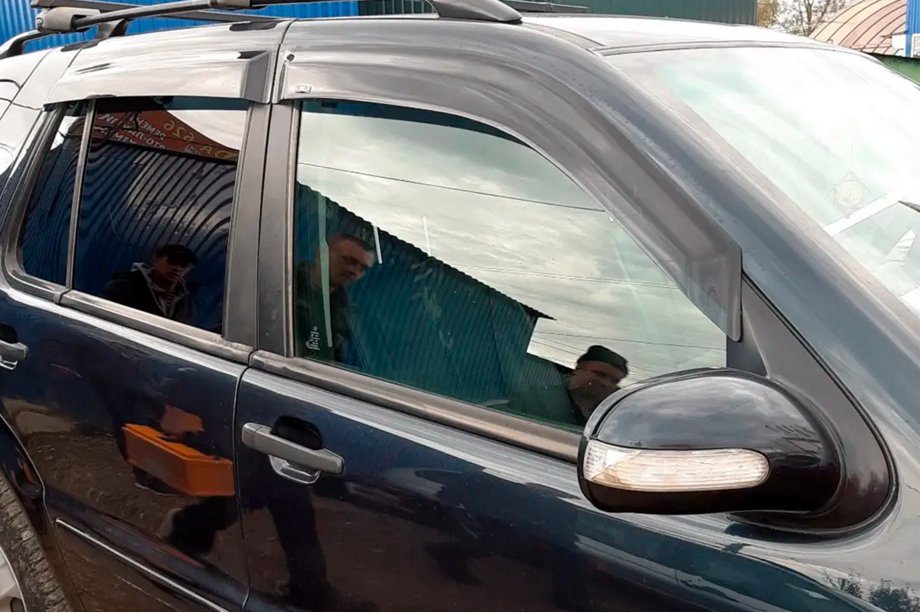 Mercedes ML W163 1997–2005 Logu vēja deflektori (4 gab., HIC) Image