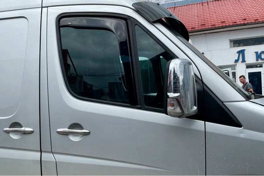 Mercedes Sprinter W906 2006–2018 Ieliekamie logu deflektori (2 gab., HIC) Image
