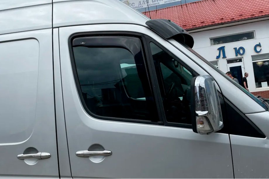 Volkswagen Crafter 2006–2016 Ieliekamie logu deflektori (2 gab., HIC) Image