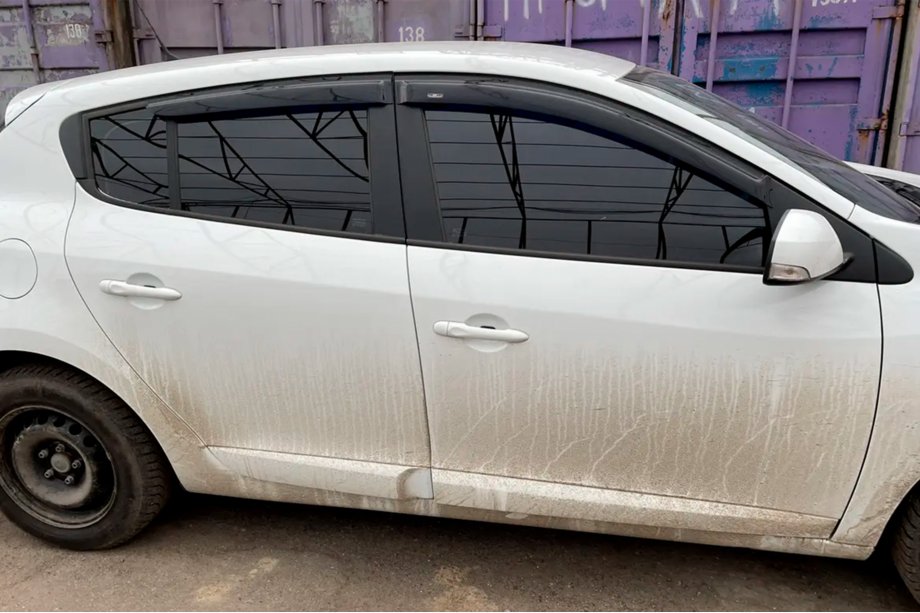 Renault Megane III 2009–2016 Logu deflektori HB (4 gab., HIC) Image
