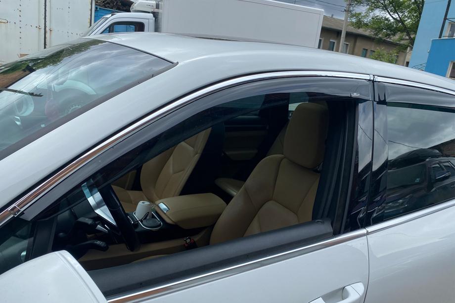Volkswagen Touareg 2010–2018 Logu vēja deflektori ar hromētu līsti (4 gab., HIC) Foto 8