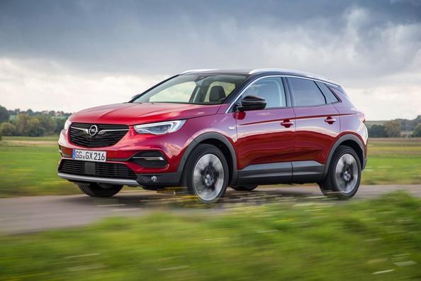 Opel Grandland X krosovera apskats