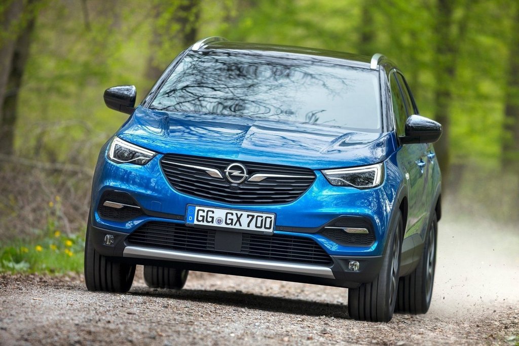 Opel Grandland X krosovera apskats