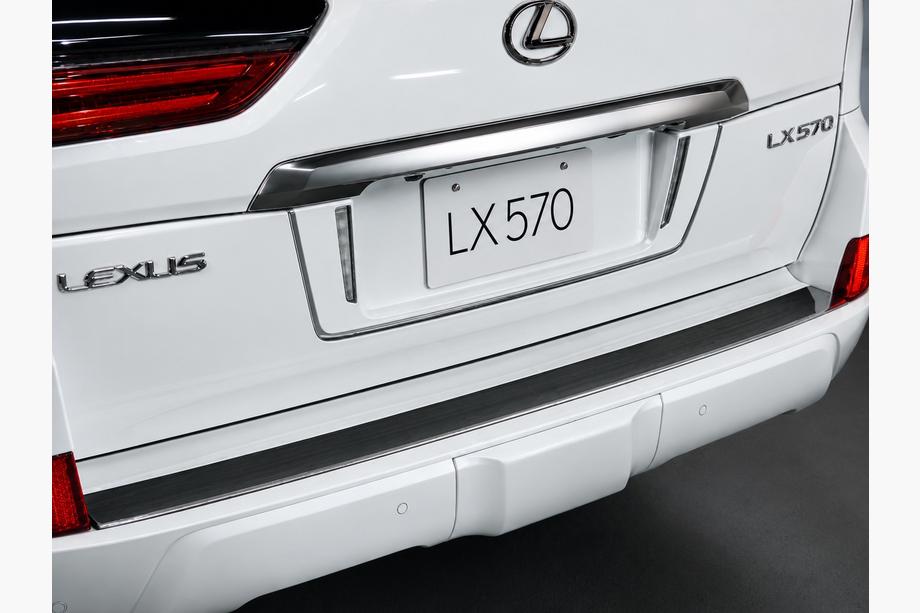 Lexus LX570/450d 2008–2022 Aizmugurējais numura zīmes turētājs ar LED (2007-2023) Melna krāsa Foto 4
