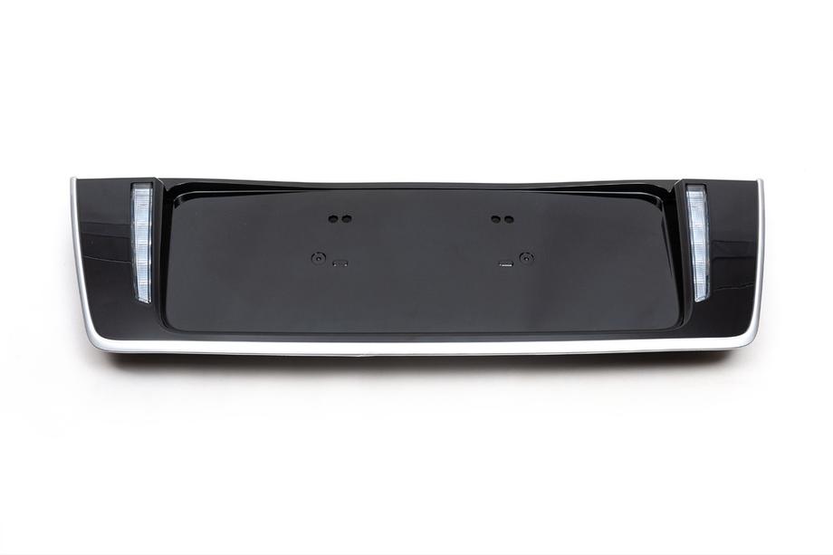 Lexus LX570/450d 2008–2022 Aizmugurējais numura zīmes turētājs ar LED (2007-2023) Melna krāsa Foto 5