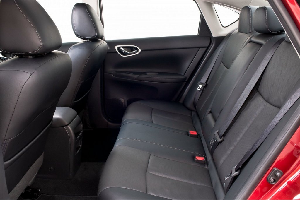 Atjauninātā sedana Nissan Sentra apskats