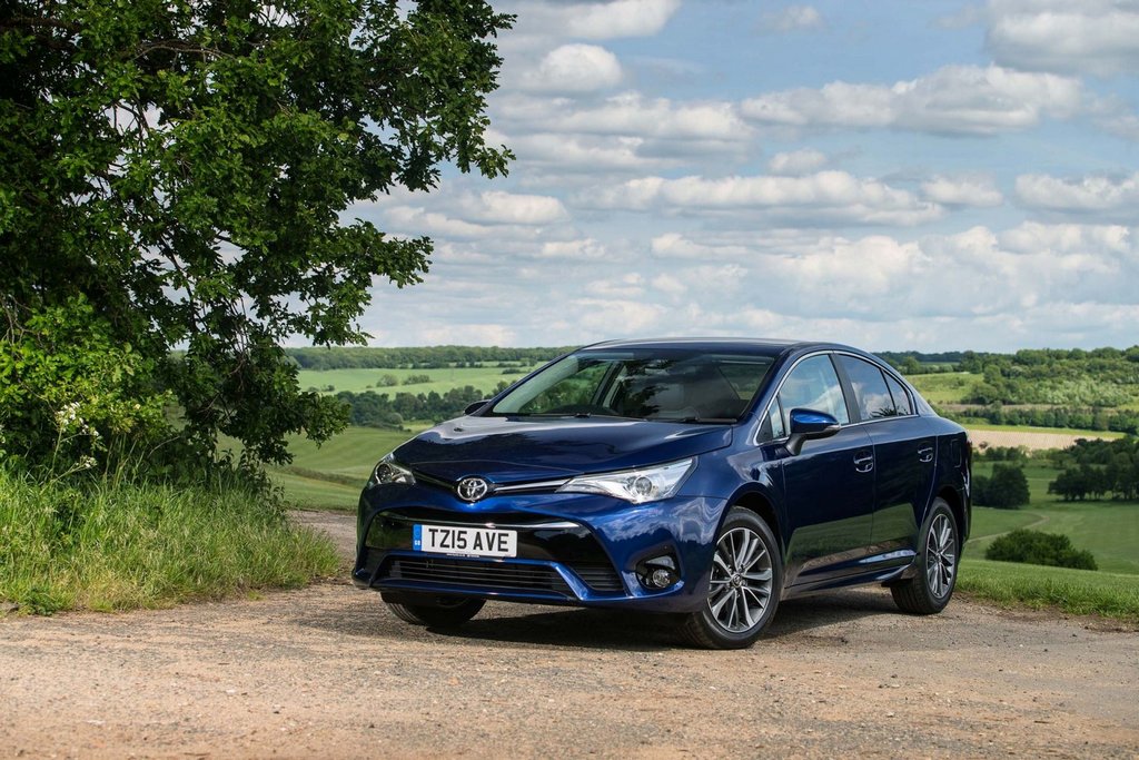 Toyota Avensis sedana apskats