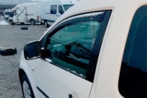 Volkswagen Caddy 2015–2020 Ieliekamie logu deflektori (2 gab., HIC) foto 3