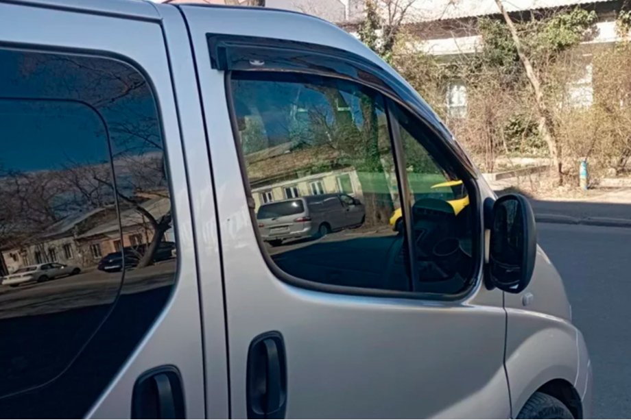 Nissan Primastar 2002–2014 Logu vēja deflektori (2 gab., HIC) Image