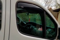 Renault Trafic 2001–2015 Ieliekamie logu deflektori (2 gab., HIC) foto 10