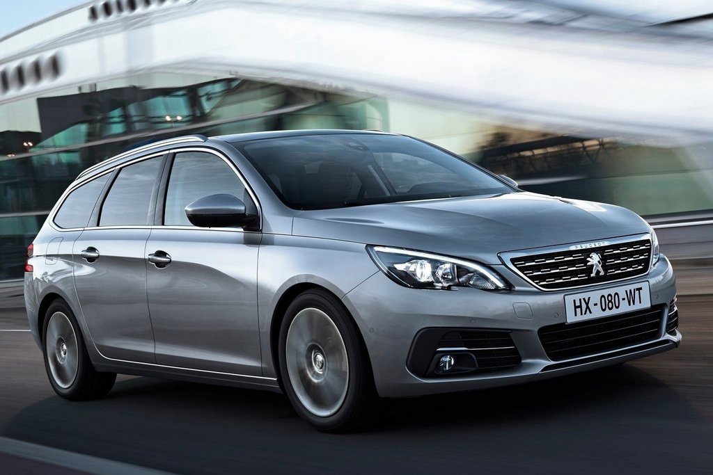 Peugeot 308 SW universāļa apskats