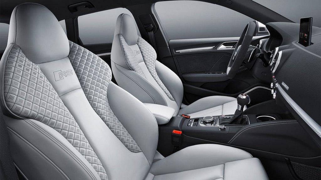 Sportisks piecdurvju hečbeks Audi RS3 Sportback