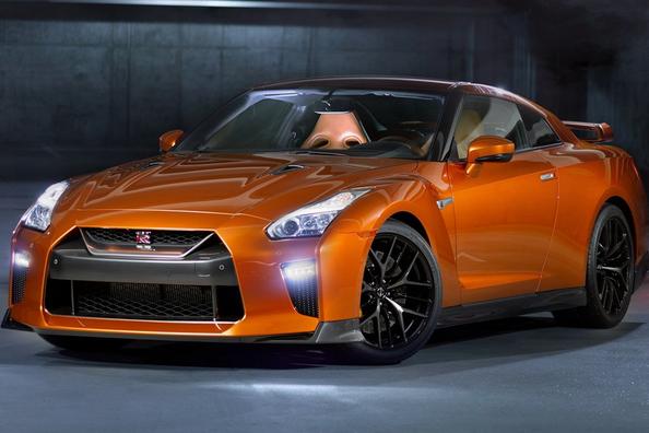 Pilnpiedziņas sporta kupeja Nissan GT-R