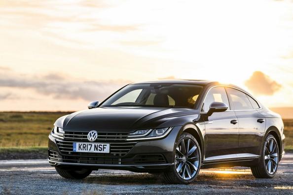 Piecdurvju liftbeks Volkswagen Arteon