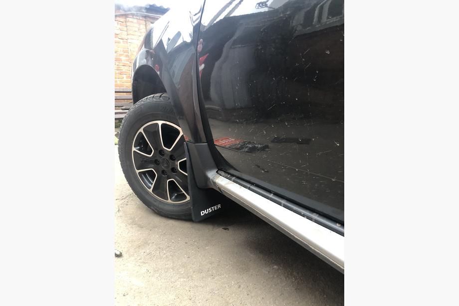 Dacia Duster 2008–2018 Premium priekšējie dubļusargi (2 gab.) Foto 2