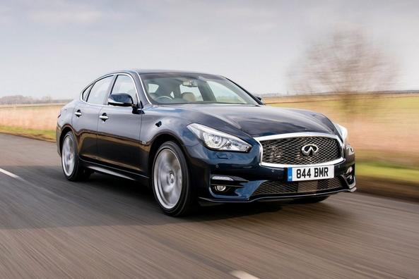 Biznesa klases sedana Infiniti Q70 apskats Foto 4