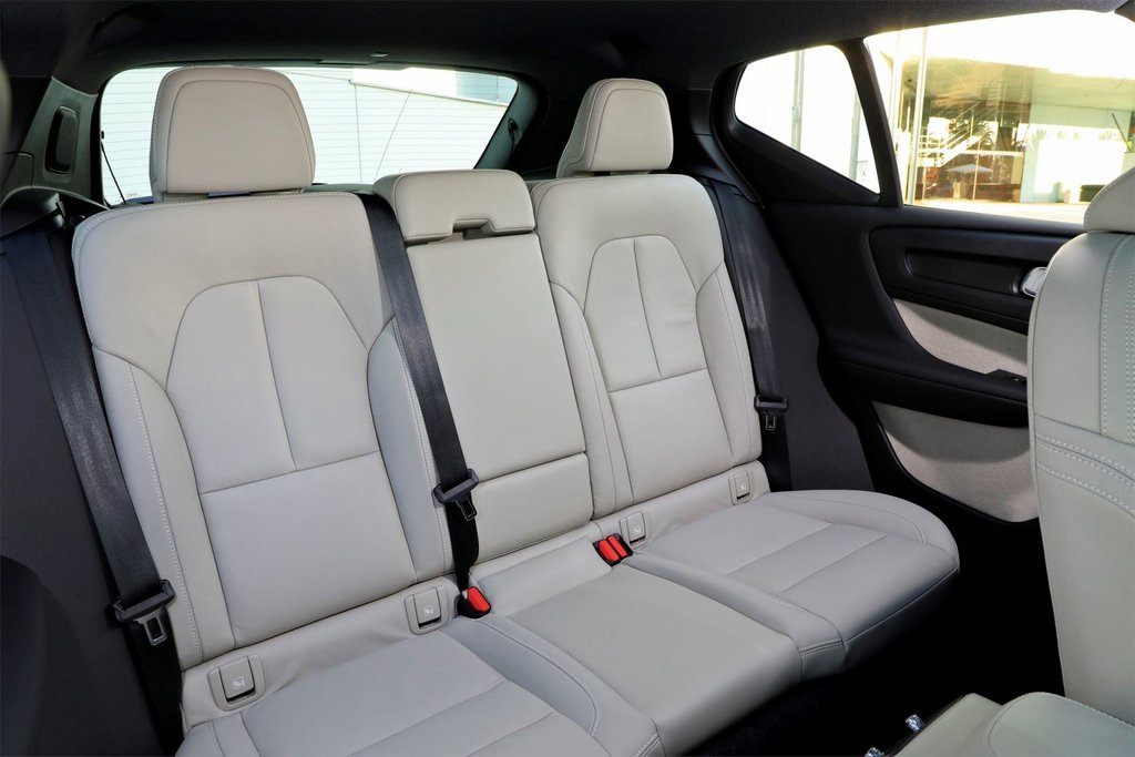 Volvo XC40 krosovera apskats