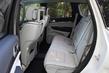 Jaunās paaudzes apvidus auto Jeep Grand Cherokee apskats foto 14