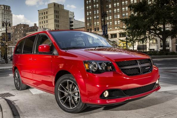 Septiņvietīgs minivens Dodge Grand Caravan piektajā paaudzē