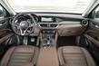 Kompaktā krosovera Alfa Romeo Stelvio apskats foto 9