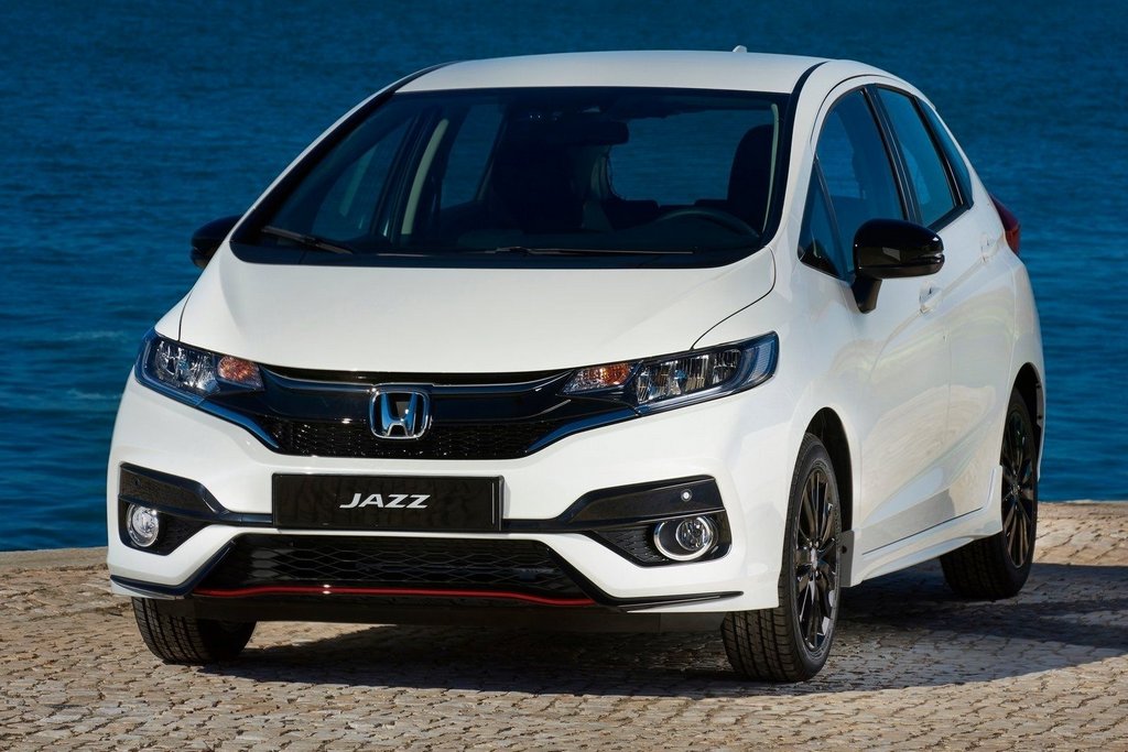 Kompakts piecdurvju hečbeks Honda Jazz