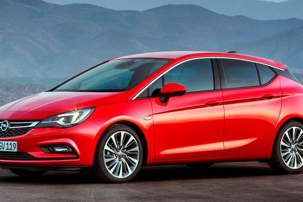 Opel Astra K piecdurvju hečbeka apskats