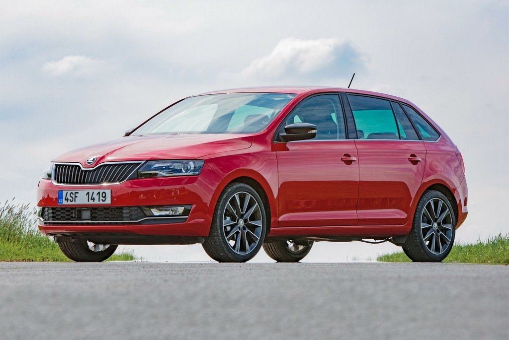 Atjaunināts hečbeks Skoda Rapid Spaceback