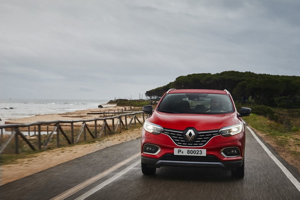 Atjauninātās Renault Kadjar versijas apskats