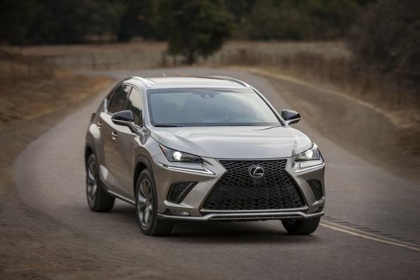Premium klases kompaktais krosovers Lexus NX