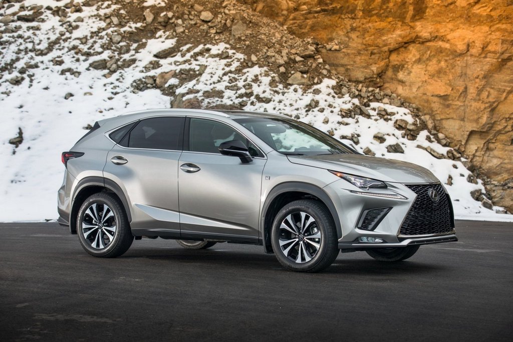 Premium klases kompaktais krosovers Lexus NX