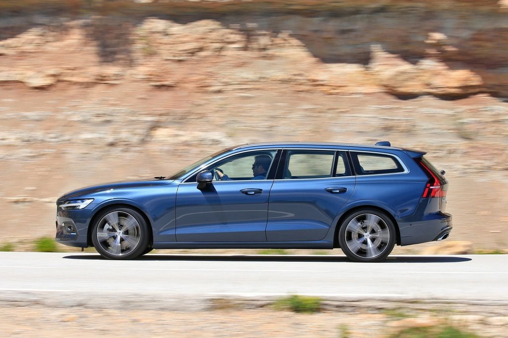 Premium universāla Volvo V60 apskats