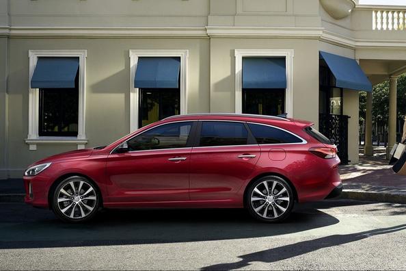 Hyundai i30 Wagon universāļa apskats
