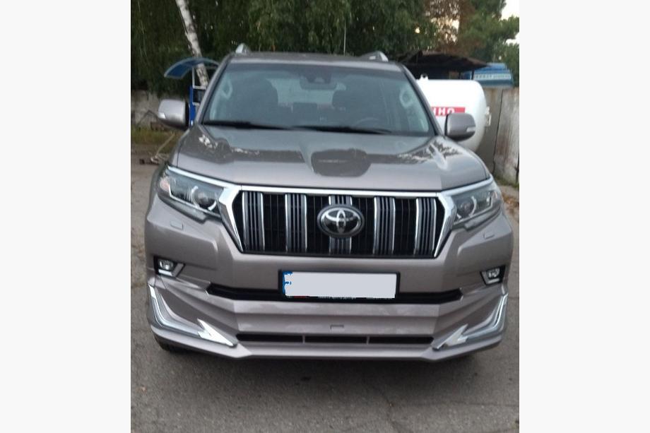 Toyota Land Cruiser Prado 150 2009–2023 Priekšējā un aizmugurējā bufera uzlikas Modelista V3-LED (2017-) Foto 6