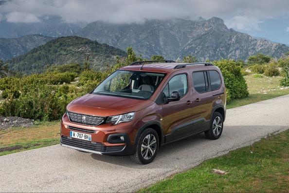 Jaunā kompaktvana Peugeot Rifter apskats