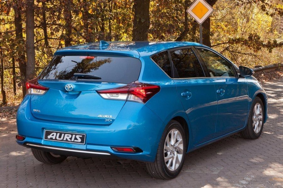 Toyota Auris piecdurvju hečbeka apskats