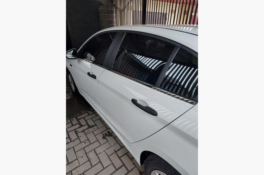 Fiat Tipo 2016– Apakšējās logu moldingi, tumšais hroms (nerūsējošais tērauds) Sedans/Hečbeks (4 gab.) Foto 2