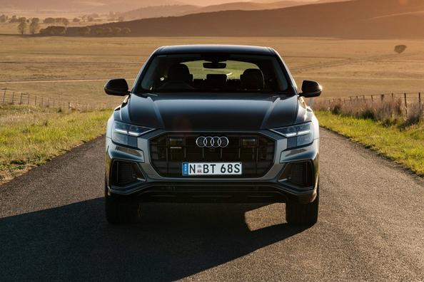 Audi Q8 premium pilnpiedziņas krosovera apskats
