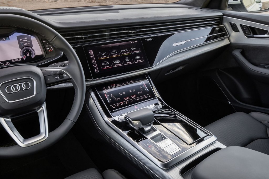 Audi Q8 premium pilnpiedziņas krosovera apskats