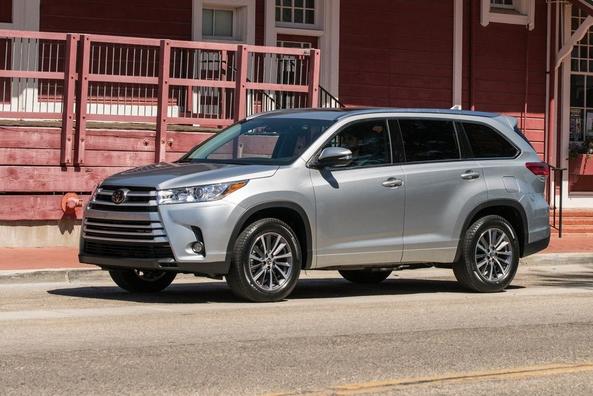 Toyota Highlander trešās paaudzes krosovera apskats