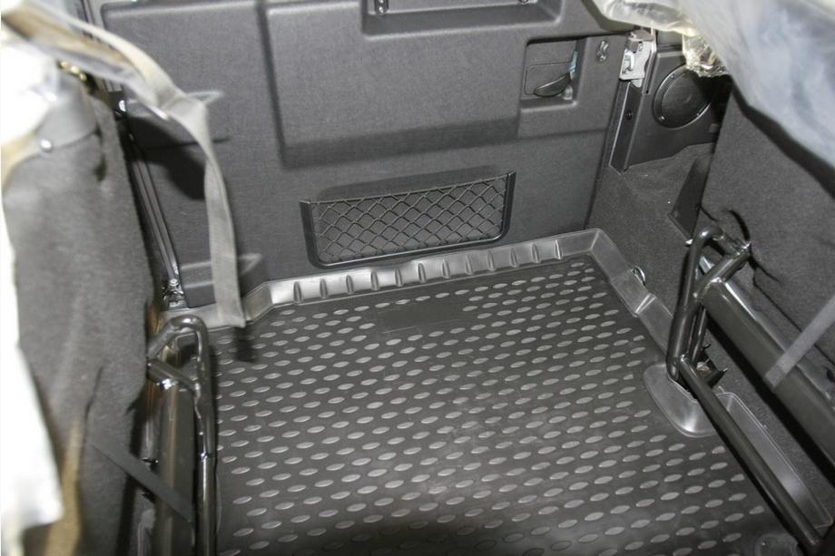 Land Rover Defender 1986–2016 Gumijas bagāžnieka paklājiņš (garais) (Novline) 90/3D (ieviešana) Foto 5