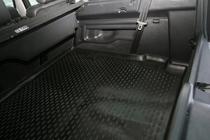 Land Rover Discovery IV 2009–2017 (2010-2014↗) Gumijas paklājiņš bagāžniekam (garais) (Novline) ieviešana. foto 3