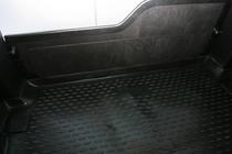 Land Rover Discovery IV 2009–2017 (2010-2014↗) Gumijas paklājiņš bagāžniekam (garais) (Novline) ieviešana. foto 4