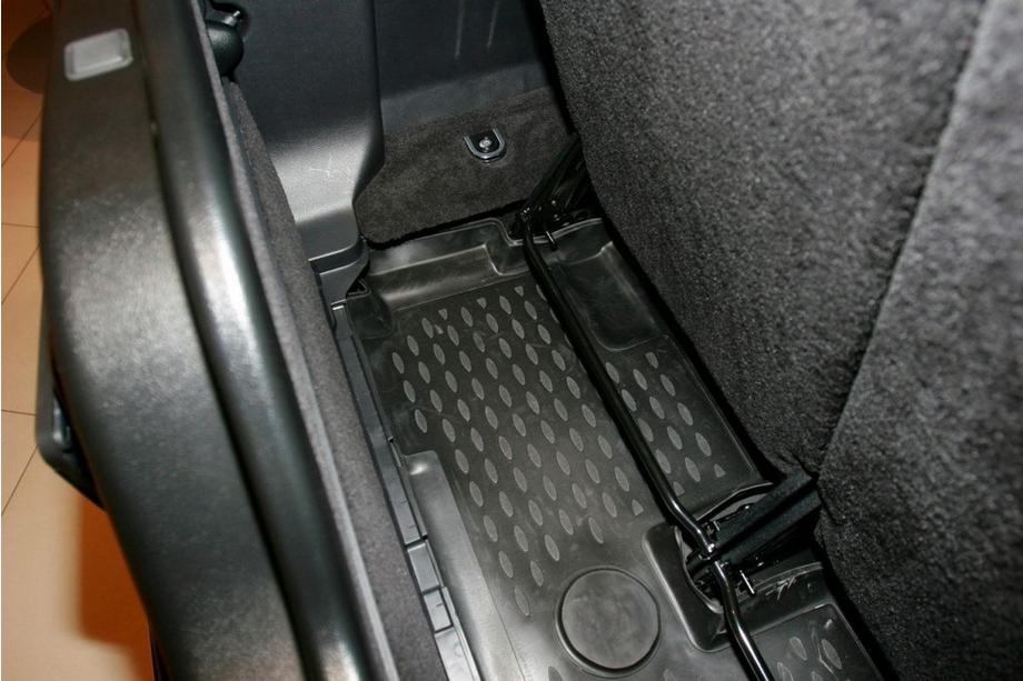 Land Rover Discovery IV 2009–2017 (2010-2014↗) Gumijas bagāžnieka paklājiņš (īss) (Novline), injekcijas liešanas Foto 4