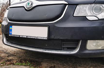 Skoda Superb 2009–2015 Ziemas pārsegs radiatora restēm (augšējais, 2008-2013) Glancēta foto 2